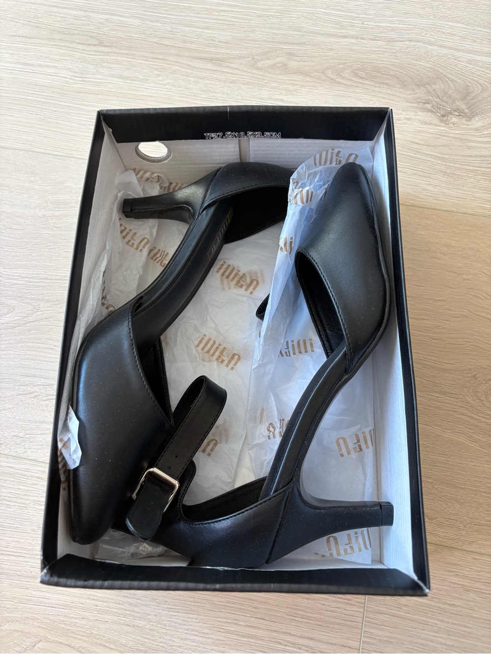 IDIFU Black Slingback Kitten Heel Pumps